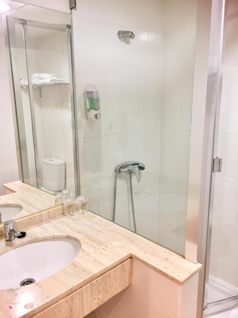 Apartahotel Chinasol Con Parking Y Desayuno Almuñécar Екстериор снимка