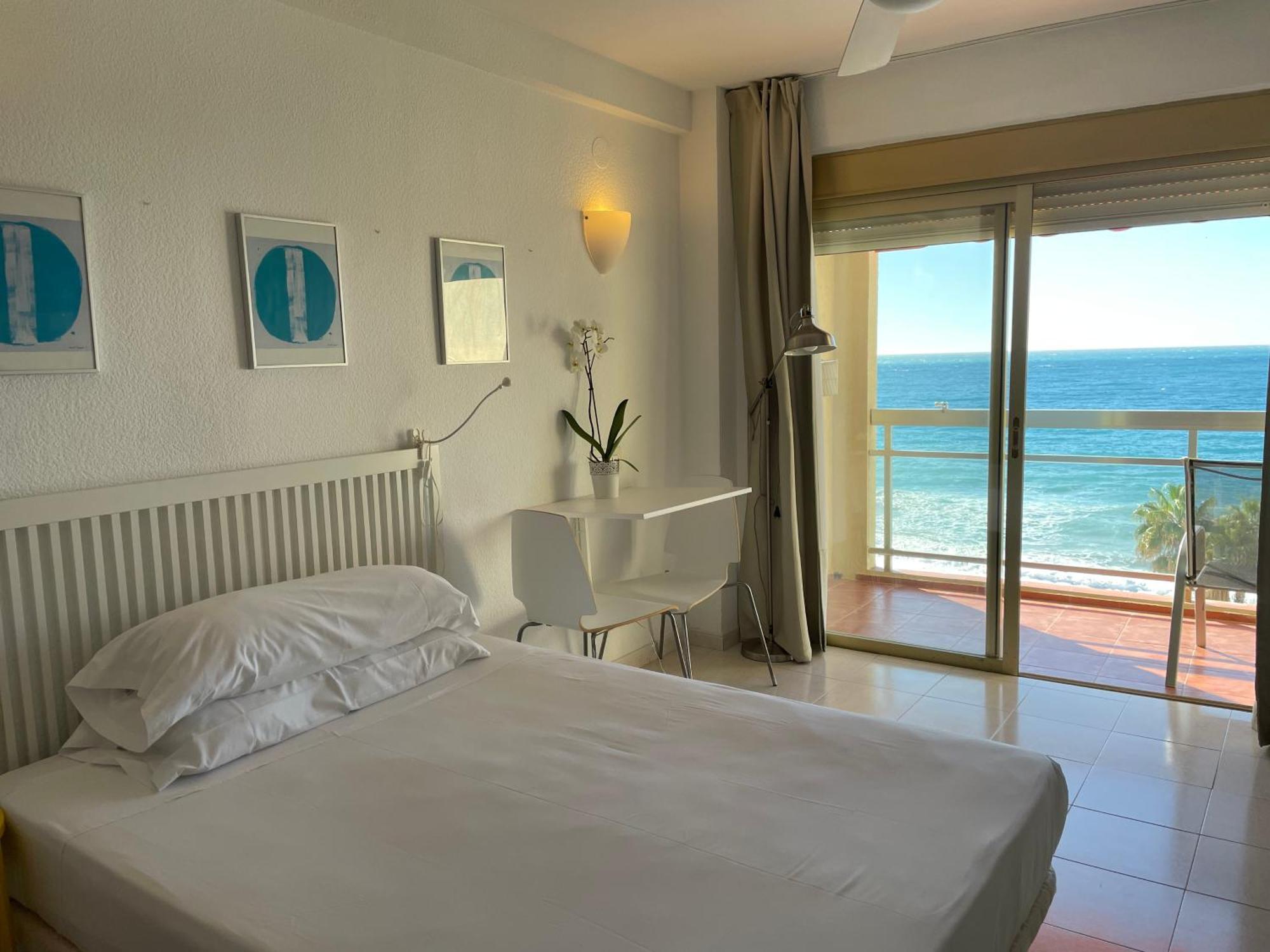 Apartahotel Chinasol Con Parking Y Desayuno Almuñécar Екстериор снимка