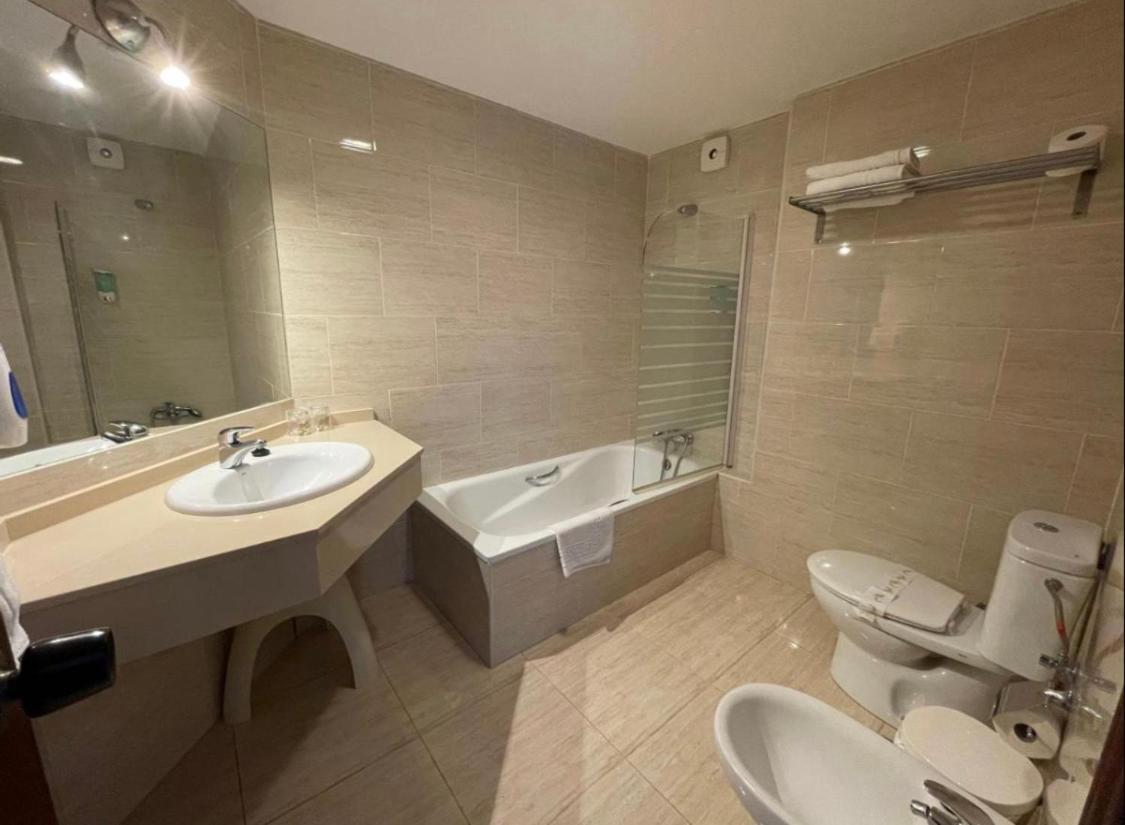 Apartahotel Chinasol Con Parking Y Desayuno Almuñécar Екстериор снимка